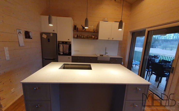 Aufmaß, Lieferung und Montage - Pfaffenhofen an der Ilm IKEA Küche mit Bianco Venato Quarz Arbeitsplatten Aufmaß, Lieferung und Montage - Pfaffenhofen an der Ilm IKEA Küche mit Bianco Venato Quarz Arbeitsplatten