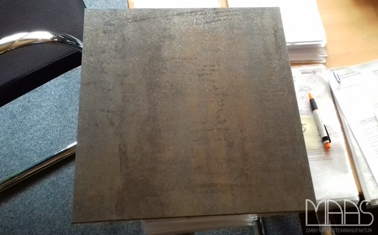 Reinbek Iron Moss Neolith Tischplatte