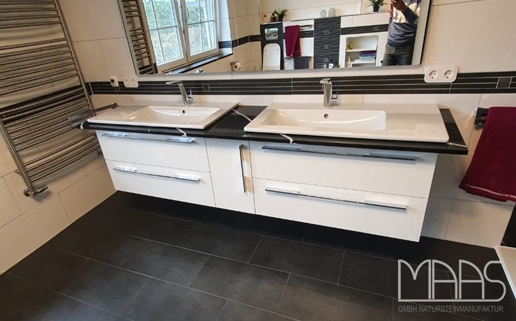 Lieferung - Rostock Eternal Marquina Silestone Waschtischplatte