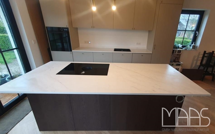 Aufmaß, Lieferung und Montage - Schleiden IKEA Küche mit Glem White Porcelanosa Arbeitsplatten