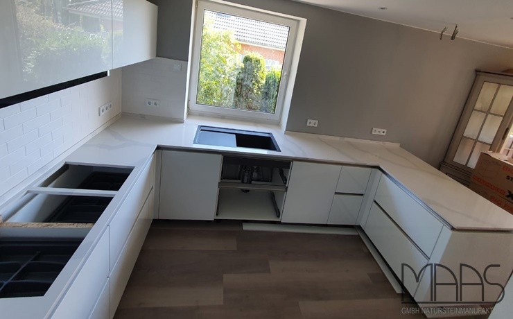 Aufmaß, Lieferung und Montage - Seevetal Classic Calacatta Silestone Arbeitsplatten und Wischleisten