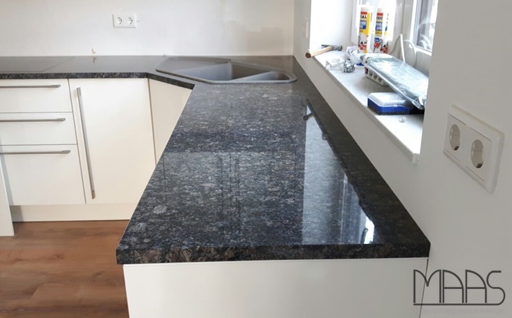 Siegburg Sapphire Brown Granit Arbeitsplatten