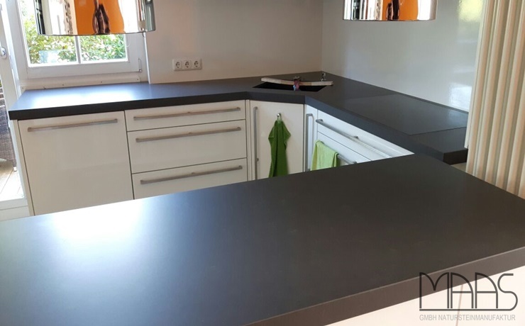 Aufmaß, Lieferung und Montage - Starnberg Raven Caesarstone Arbeitsplatten