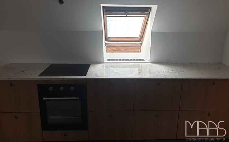 Aufmaß, Lieferung und Montage - Steyr 5143 White Attica Caesarstone Arbeitsplatten