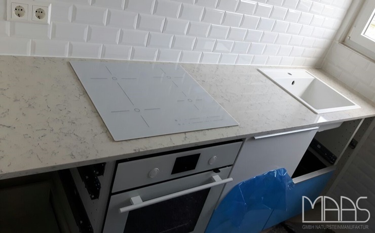 Aufmaß, Lieferung und Montage - Stuttgart IKEA Küche mit Lyra Silestone Arbeitsplatten