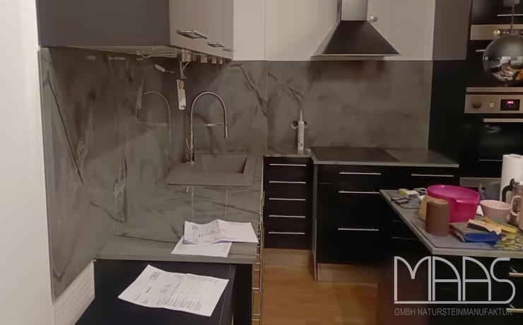 Aufmaß, Lieferung und Montage - Wien Wassabi Granit Arbeitsplatten, Rückwand und Wange Aufmaß, Lieferung und Montage - Wien Wassabi Granit Arbeitsplatten, Rückwand und Wange