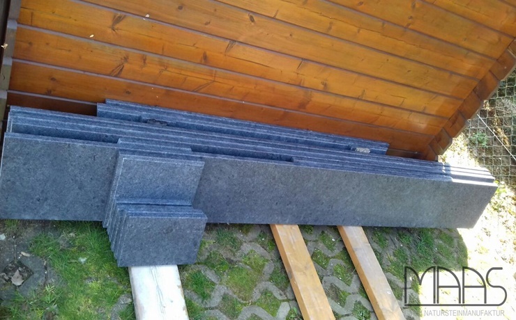 Lieferung - Wolfsburg Steel Grey Granit Mauerabdeckung