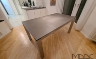 Esstisch mit der Neolith Tischplatte Barro neolith