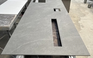 Produktion - Slate Grey Level Keramik Arbeitsplatte mit Ausschnitten