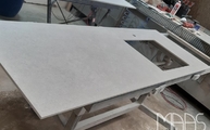 Produktion - Concrete Light Infinity Arbeitsplatte mit Ausschnitt
