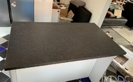 Kücheninsel mit Black Cloudy Granit Arbeitsplatte