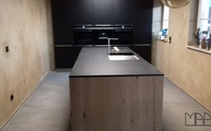 Küche in Bad Orb mit Devil Black Granit Arbeitsplatte