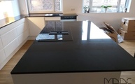 Nero Assoluto India Granit Arbeitsplatte auf der Kücheninsel montiert