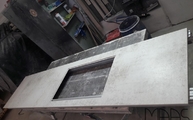 Produktion - Ausschnitt in der Nilium Dekton Arbeitsplatte
