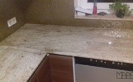 Granit Astoria Ivory Arbeitsplatten mit polierter Oberfläche und 2,0 cm Stärke