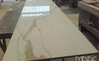 Produktion - Polierte Infinity Arbeitsplatte Calacatta Oro