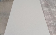 Produktion - Suede Oberfläche der Camden Silestone Arbeitsplatte