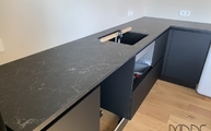 L-förmige Küche in Berlin mit Greco Laminam Arbeitsplatten