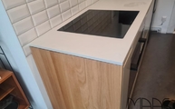 4001 Fresh Concrete Caesarstone Arbeitsplatte mit Kochfeld