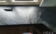 Liquid Embers Dekton Arbeitsplatte mit Schrägschnitt