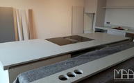 Montage der Caesarstone Arbeitsplatten 7141 Nova Aurora in Berlin