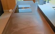  Sirius Dekton Arbeitsplatte auf der Kücheninsel montiert