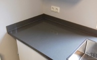 Silestone Cemento Spa mit polierter Oberfläche und 3,0 cm Plattenstärke