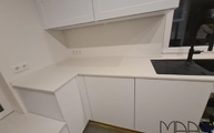 Montage der Zenith Dekton Arbeitsplatten in Wischleisten