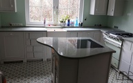 Kücheninsel mit Andeer Granit Arbeitsplatten