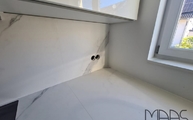 Aria White Porcelanosa Rückwände mit Steckdosenbohrungen