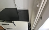 Ausklinkung in der Assoluto Black Extra Granit Arbeitsplatte