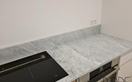 Bianco Carrara C Marmor Arbeitsplatte mit Ceranfeld
