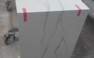 Produktion - Calacatta Oro Infinity Arbeitsplatte mit Seitenwange