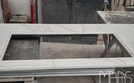 Produktion - Dream Calacatta Oro Dream Quarzagglo Arbeitsplatte mit Ausschnitt