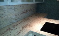 Montage der Granit Ivory Brown Arbeitsplatte