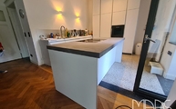 Montage der Liem Grey Porcelanosa Arbeitsplatte in Bonn