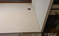 Steckdose in der Limestone Ivory Marazzi Arbeitsplatte