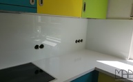 Küchenrückwand in der Farbe weiß