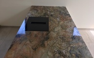 Kücheninsel mit Fusion Granit Arbeitsplatte