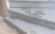 Granit 2 x viertelgewendelte Treppen Padang Cristallo TG 34 mit polierter Oberfläche