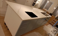 Calacatta Oro Venato Laminam Arbeitsplatte mit zwei Ausschnitten