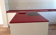 Montage in Frankfurt der 7450 Ruby Reflections Caesarstone Arbeitsplatten