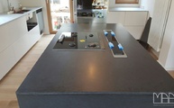 Moerne Küche mit Granit und Marmor Arbeitsplatten