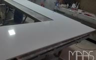 Produktion - Polierte Adak White K2 Quarz Arbeitsplatten