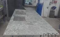 Produktion - Zwei Ausschnitte in der GK07 Ceppo Dekton Arbeitsplatte