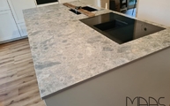 Ceranfeld in der GK07 Ceppo Dekton Arbeitsplatte