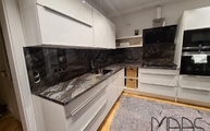 Küche in Dortmund mit Orobico Dark Porcelanosa Arbeitsplatten und Rückwänden