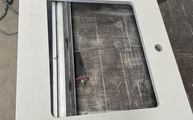 Produktion - Caesarstone Arbeitsplatte 3141 Osprey mit Ausschnitt und Armaturbohrung