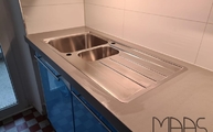 4003 Sleek Concrete Caesarstone Arbeitsplatte mit Edelstahlspüle