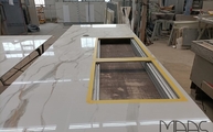 Produktion - Calacatta Oro Infinity Arbeitsplatte mit Ausschnitten